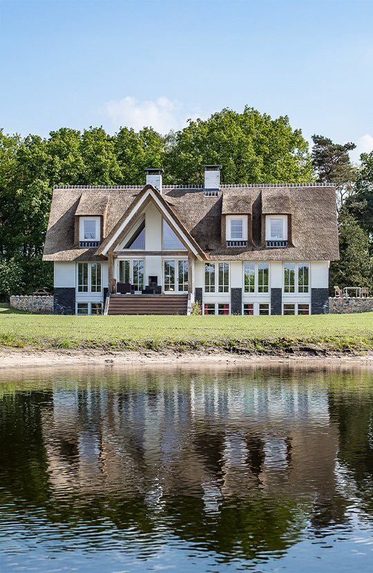Landelijke villa aan het water