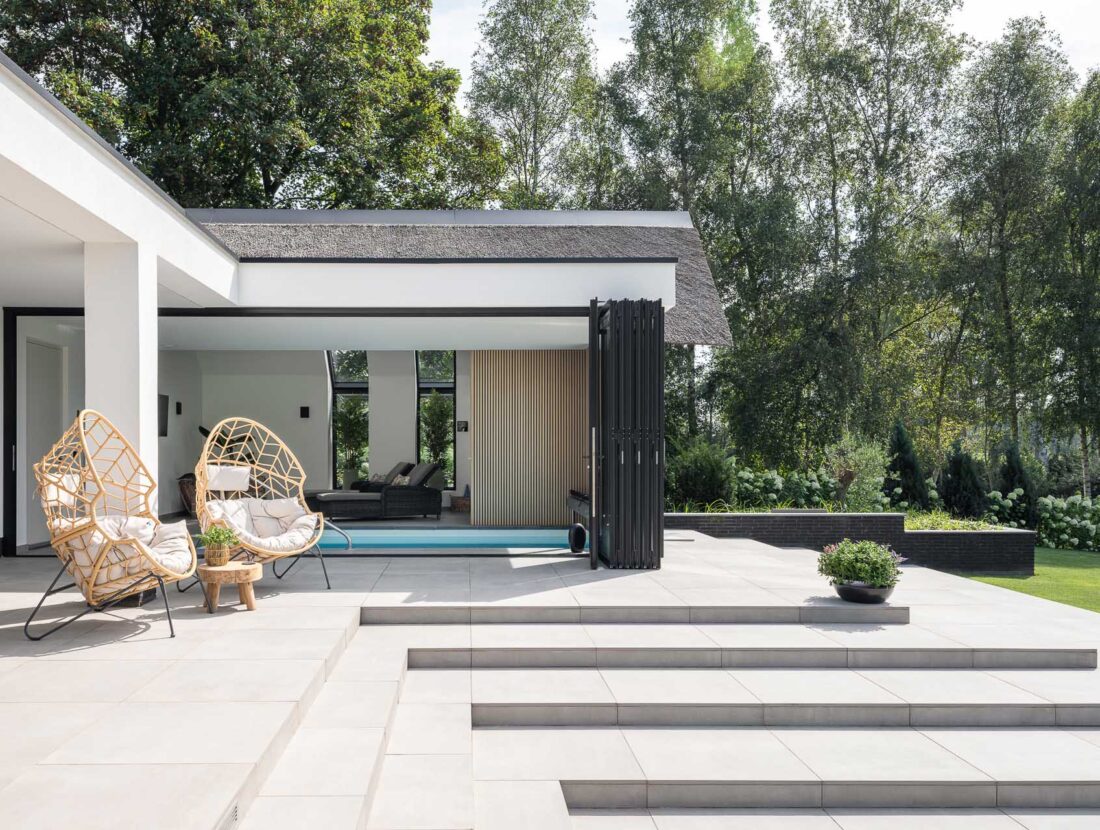 Bekhuis en KleinJan luxe villa met binnenzwembad