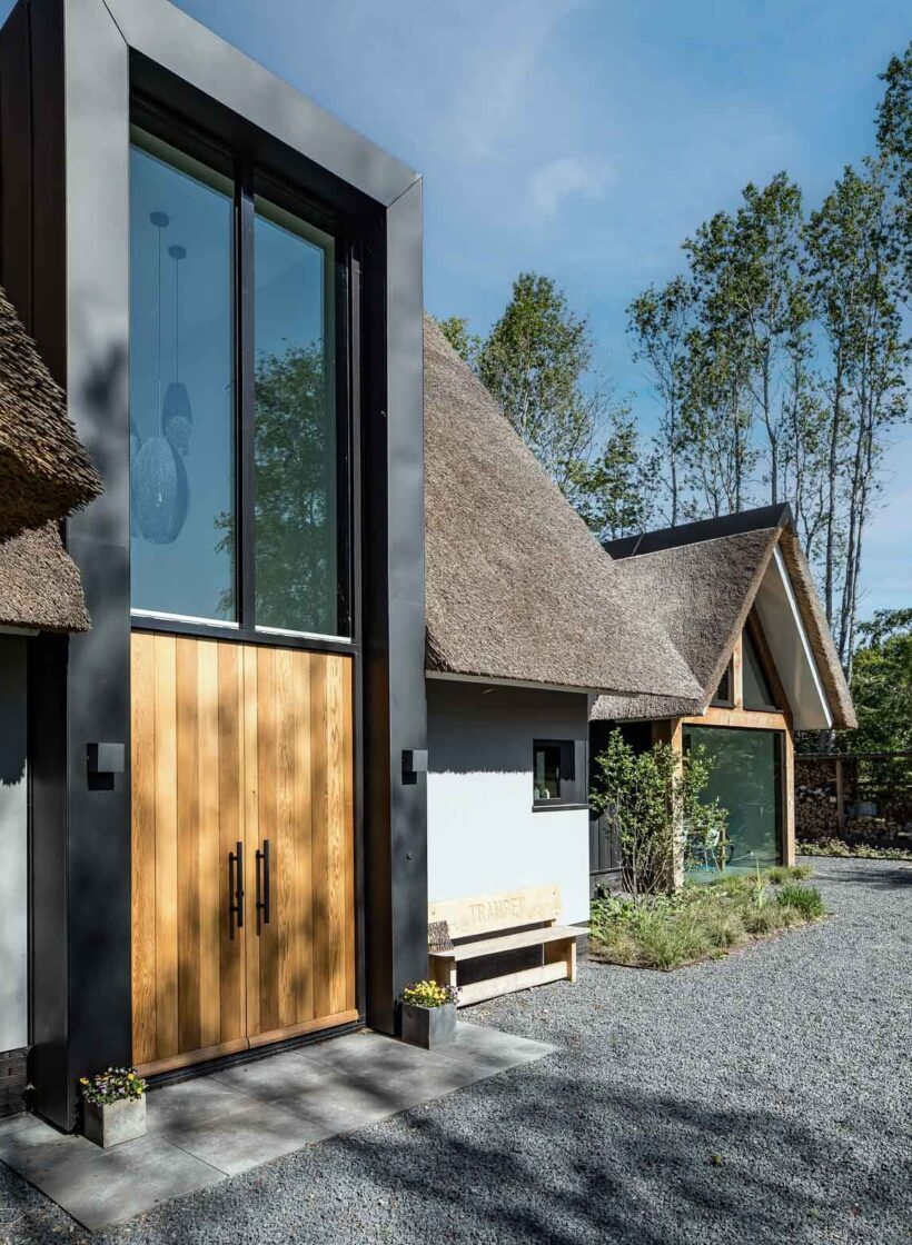 Luxe villa Epe voordeur