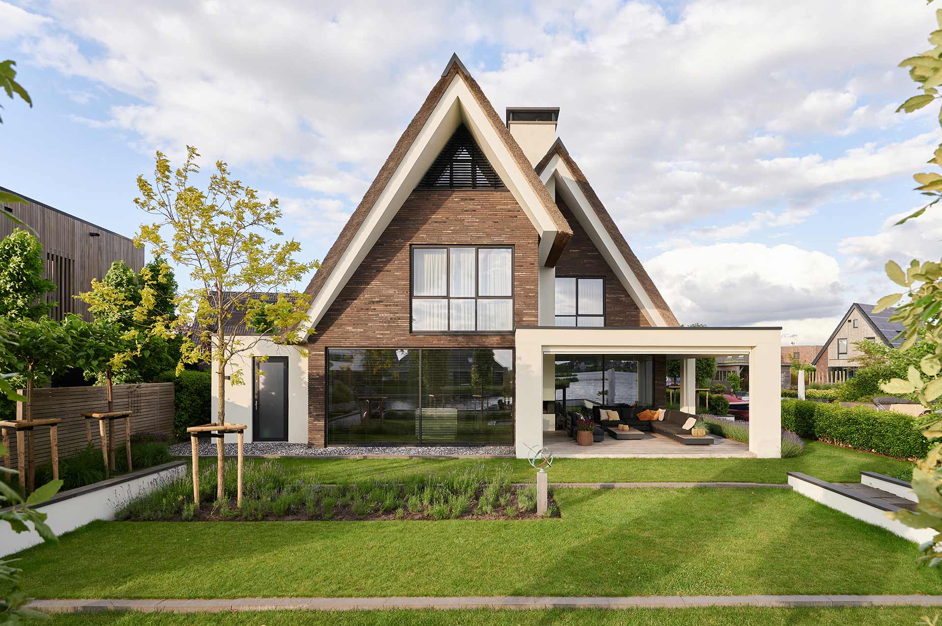Luxe villa Meerstad achterkant