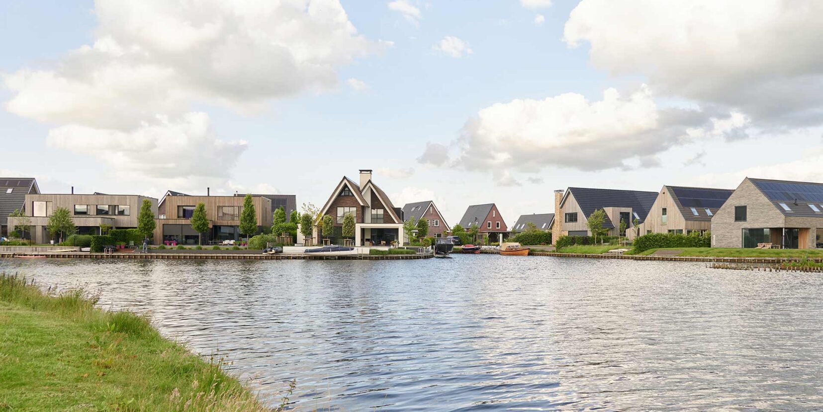 Luxe villa Meerstad aan het water