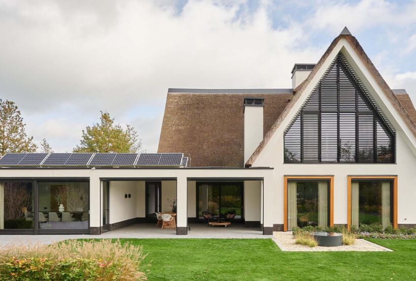 Achtertuin bij luxe villa
