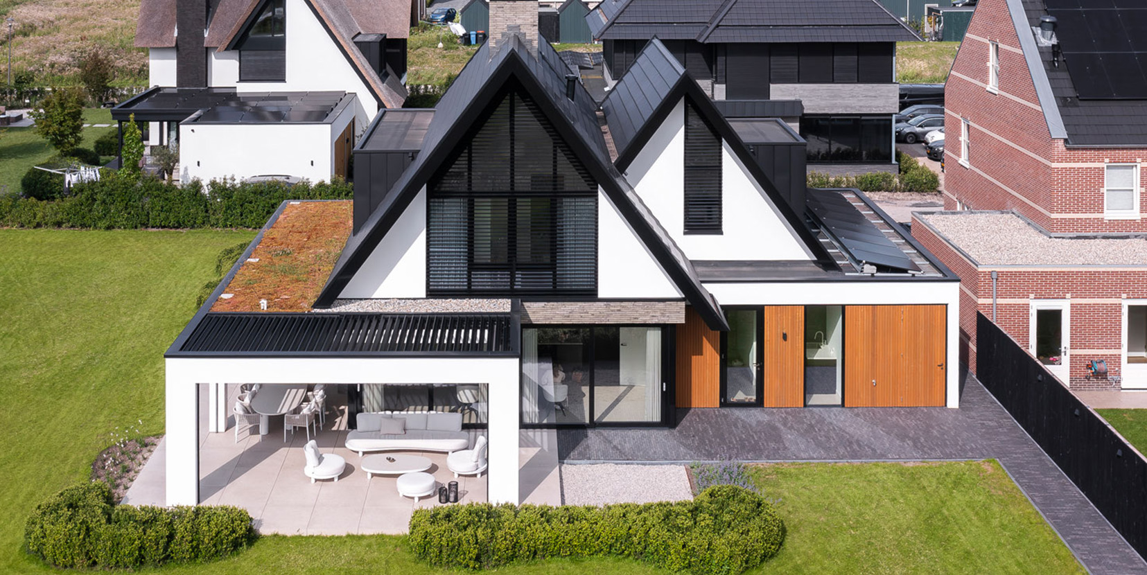 Luxe villa met pannendak