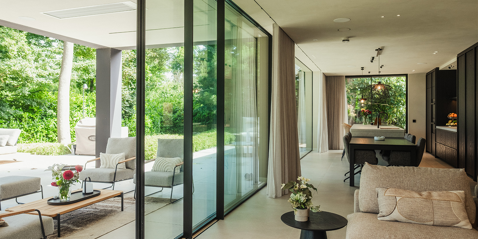 Binnen en buiten van een kubistische villa