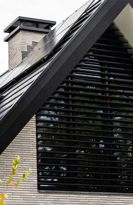 Automatische shutters luxe villa
