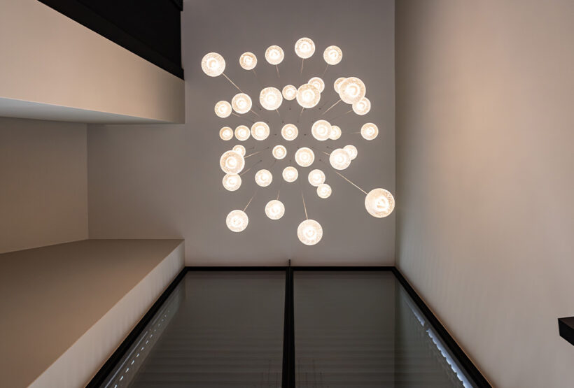 Prachtige vide lamp bij een luxe villa