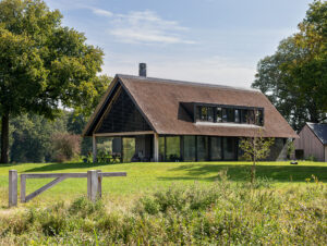 Schuurwoning-overkapping