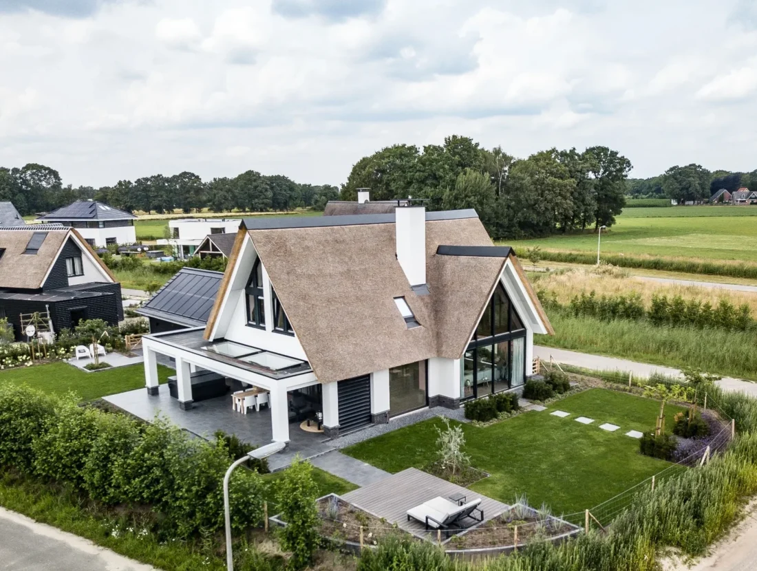 Moderne landelijke villa ontworpen door Bekhuis & KleinJan architecten