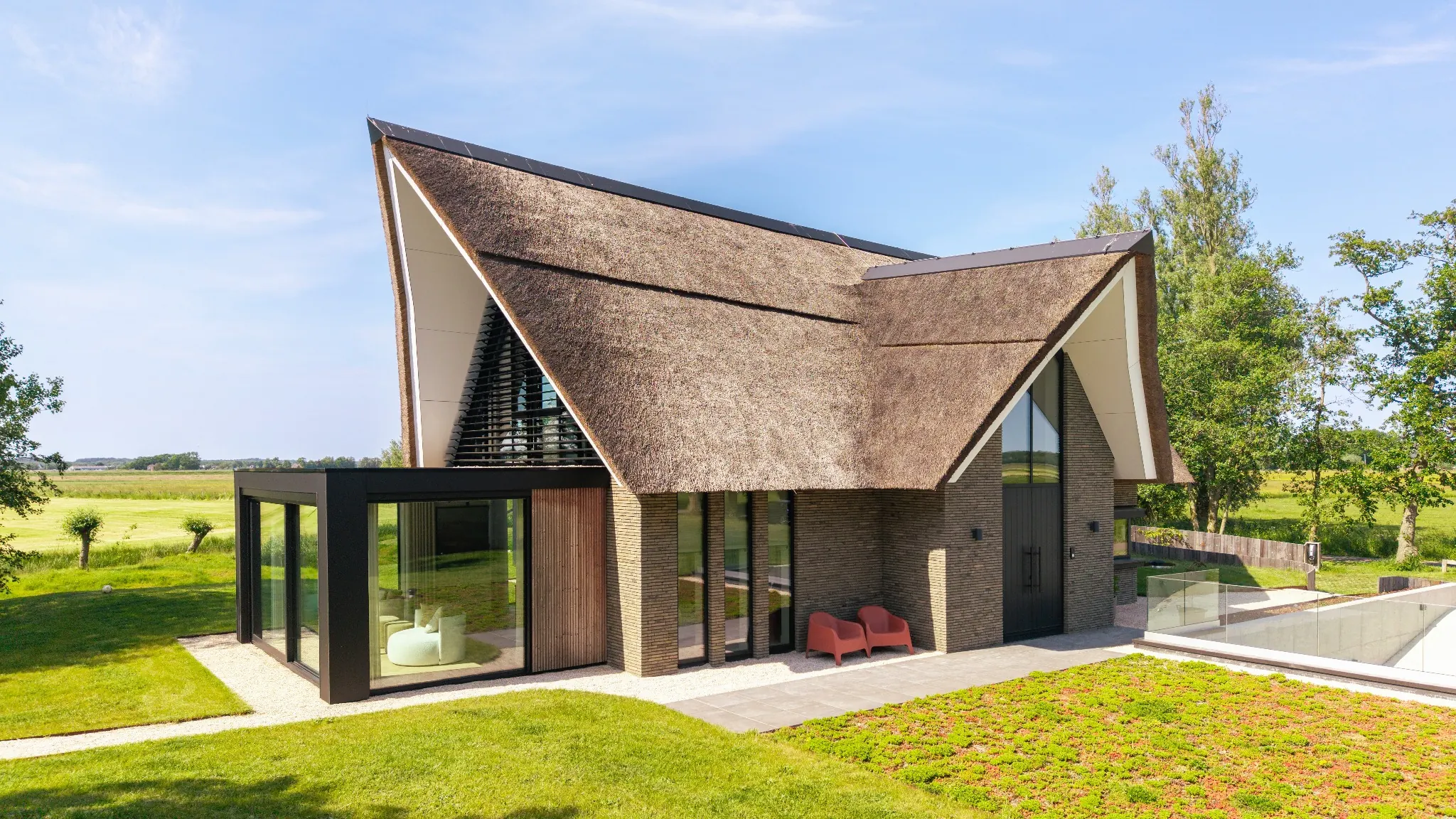 Vrijstaand huis laten bouwen onder architectuur | Bekhuis & KleinJan